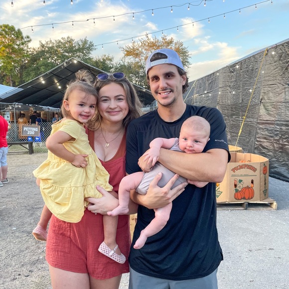 Welcome to my closet 💕 - Picture 4 of 4